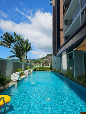 Chic condominium karon beach